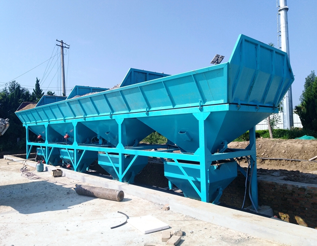 混凝土配(pèi)料機分類及(jí)安裝流程