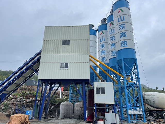 商品(pǐn)混凝土攪拌(bàn)站設備的安(an)全防範有哪(na)些？